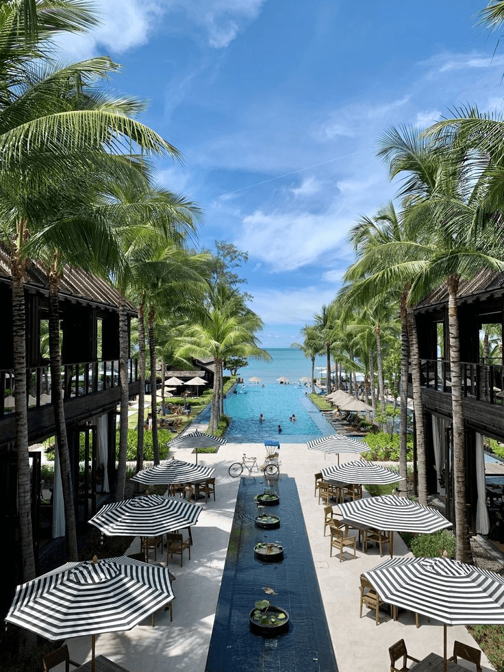 Hotel & Resort